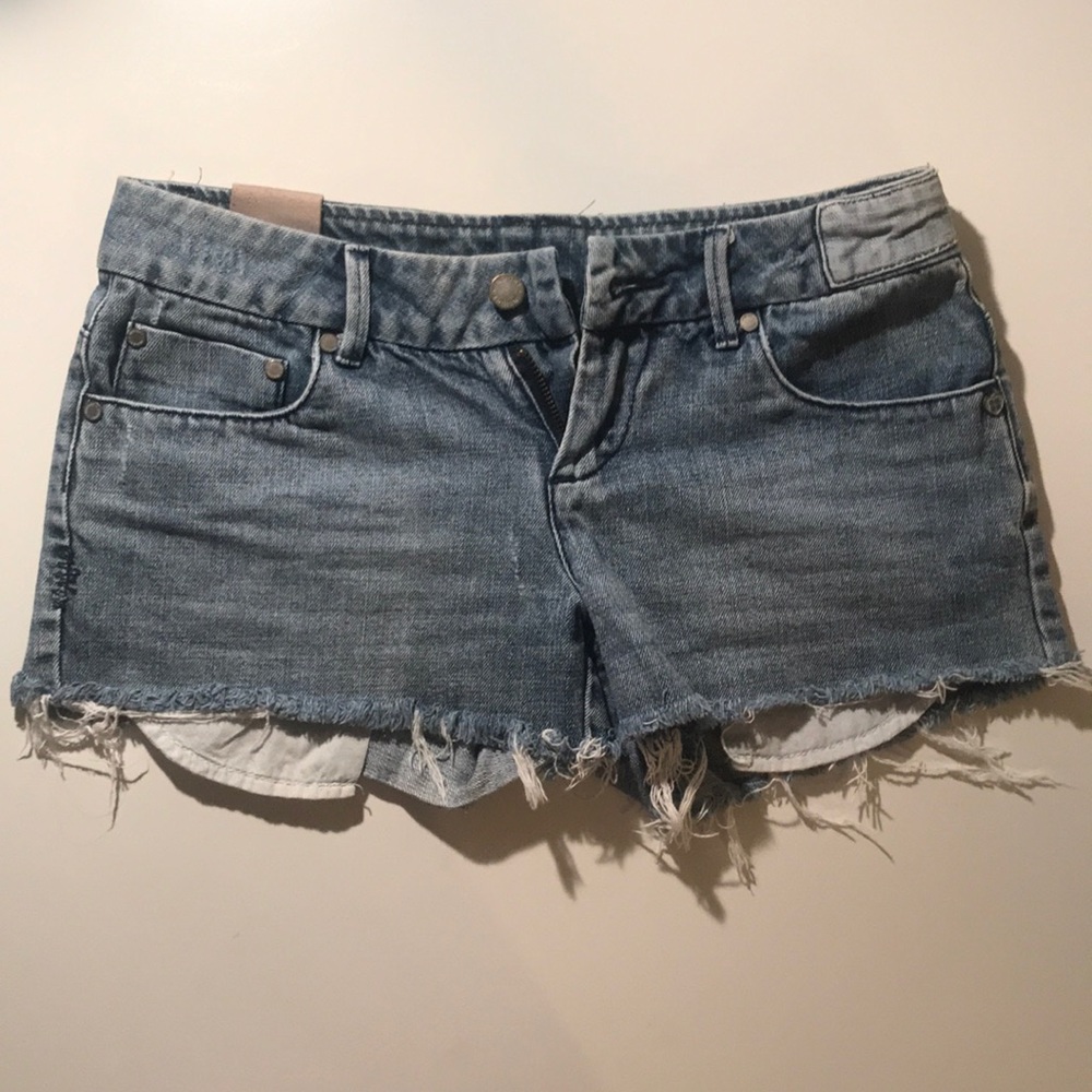 Vintage Insight High Waisted Skinny Shorts